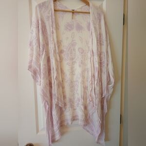 Harlow Lavender + Off White Paisley Viscose Kimono 💜🤍